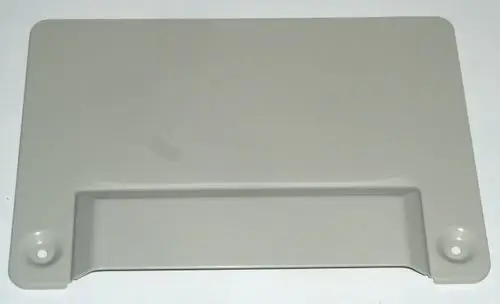 Graue Abdeckung mit Aussparung und Befestigungslöchern, geeignet für die Montage an einem Heizsystem von Daikin.